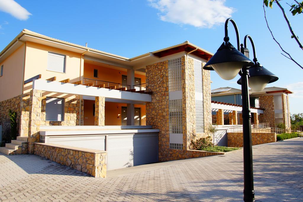 Aparthotel Cavos Fokidos Chiliadou  Exterior foto