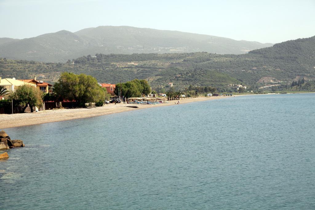 Aparthotel Cavos Fokidos Chiliadou  Exterior foto