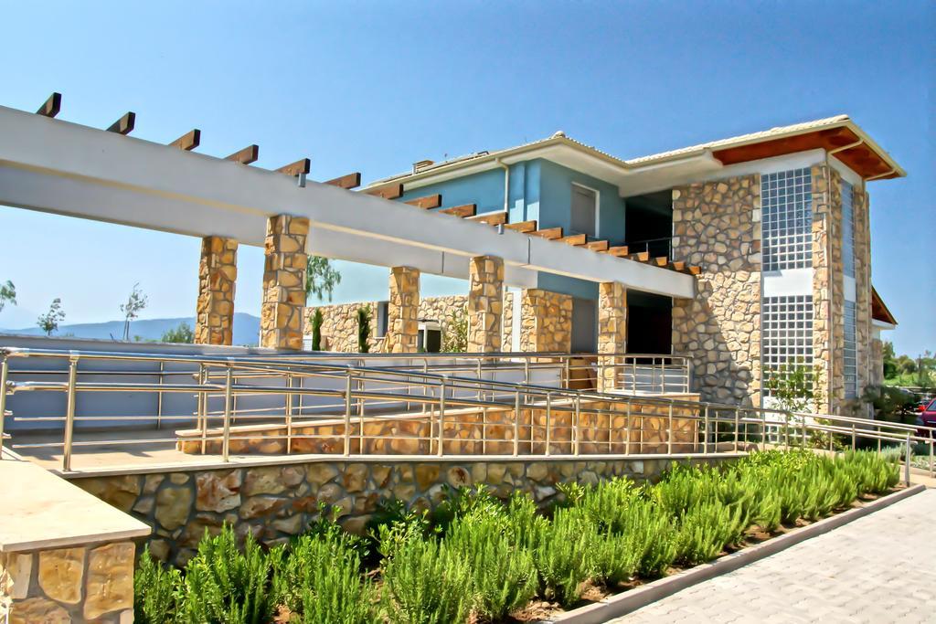 Aparthotel Cavos Fokidos Chiliadou  Exterior foto