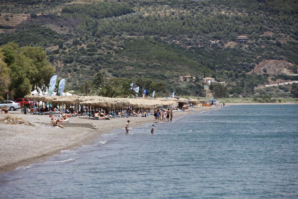 Aparthotel Cavos Fokidos Chiliadou  Exterior foto