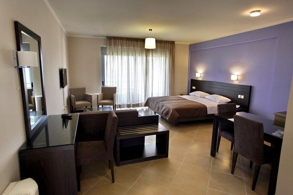 Aparthotel Cavos Fokidos Chiliadou  Zimmer foto