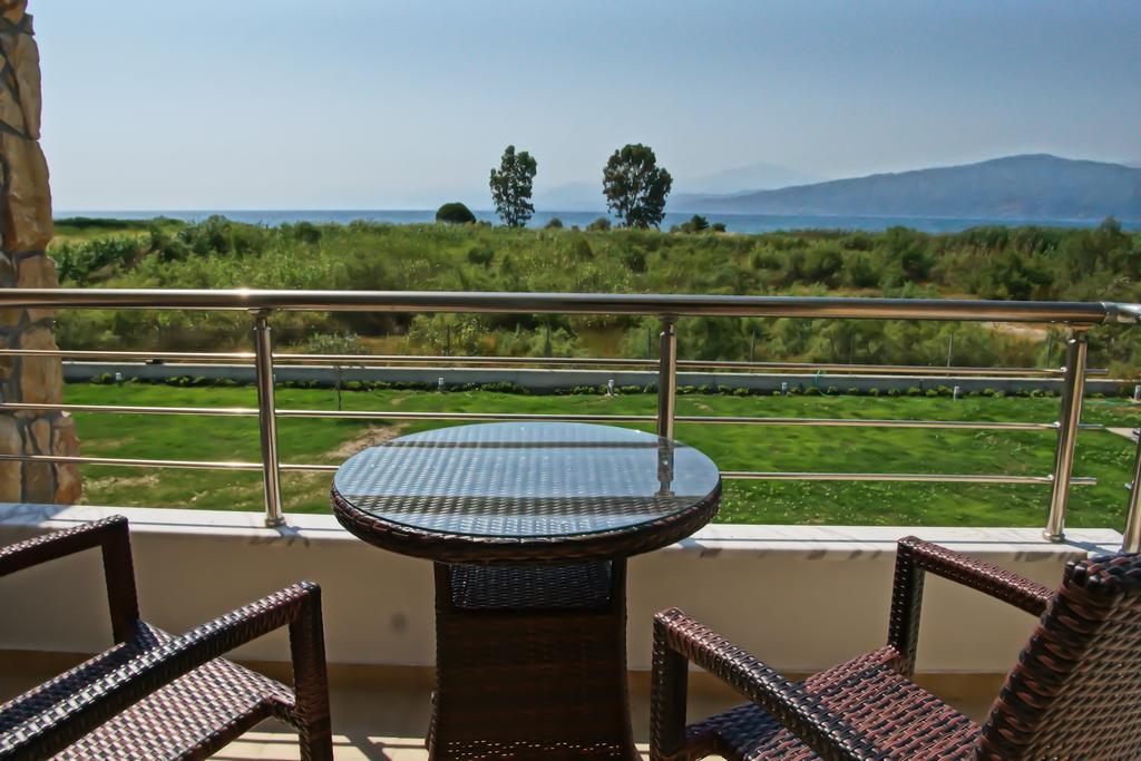 Aparthotel Cavos Fokidos Chiliadou  Exterior foto