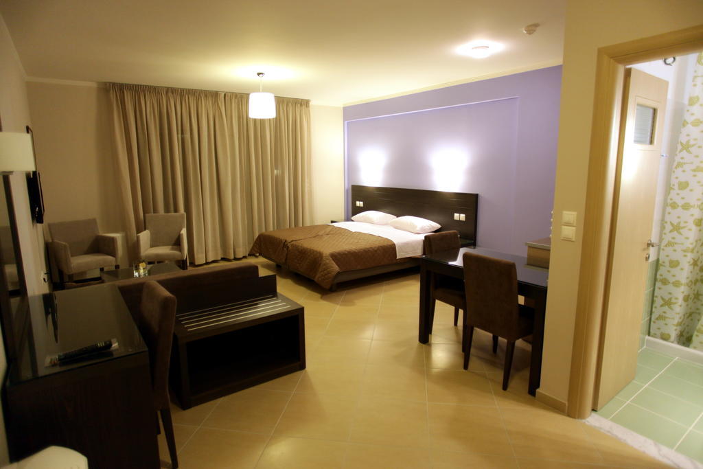 Aparthotel Cavos Fokidos Chiliadou  Zimmer foto