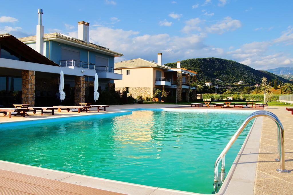 Aparthotel Cavos Fokidos Chiliadou  Exterior foto