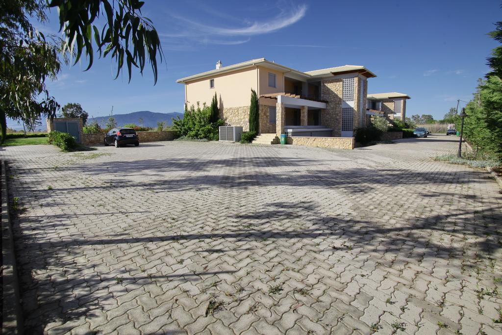 Aparthotel Cavos Fokidos Chiliadou  Exterior foto