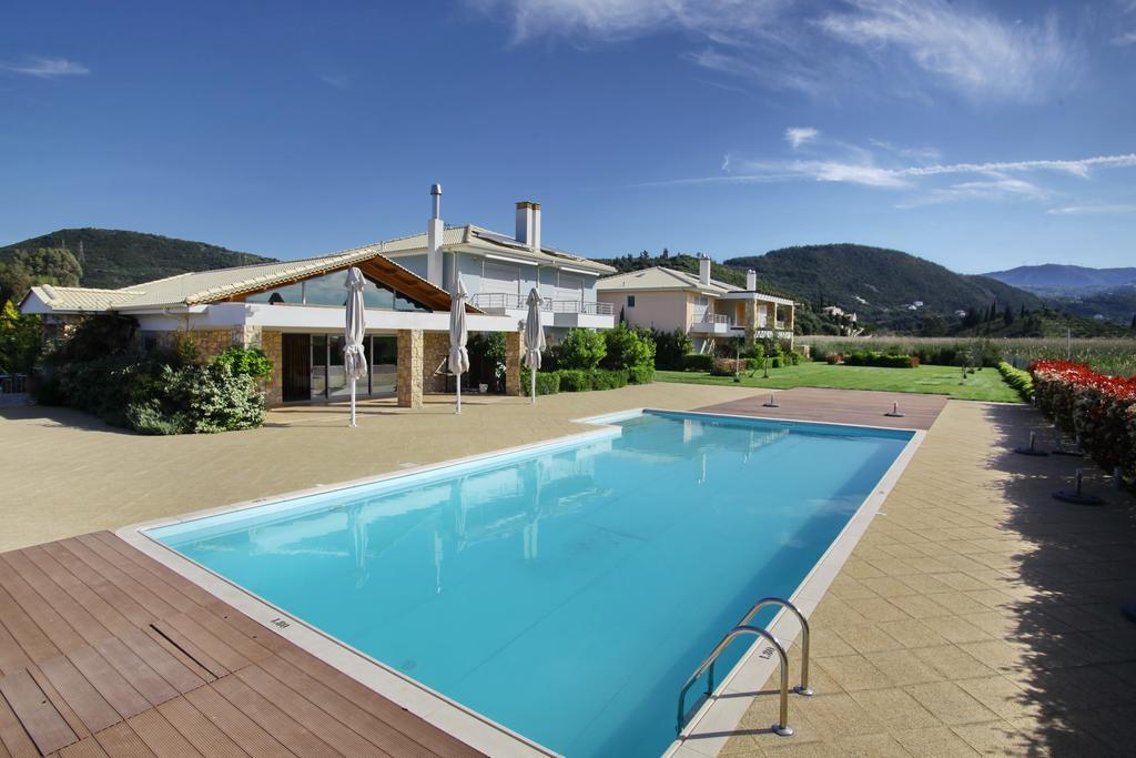 Aparthotel Cavos Fokidos Chiliadou  Exterior foto